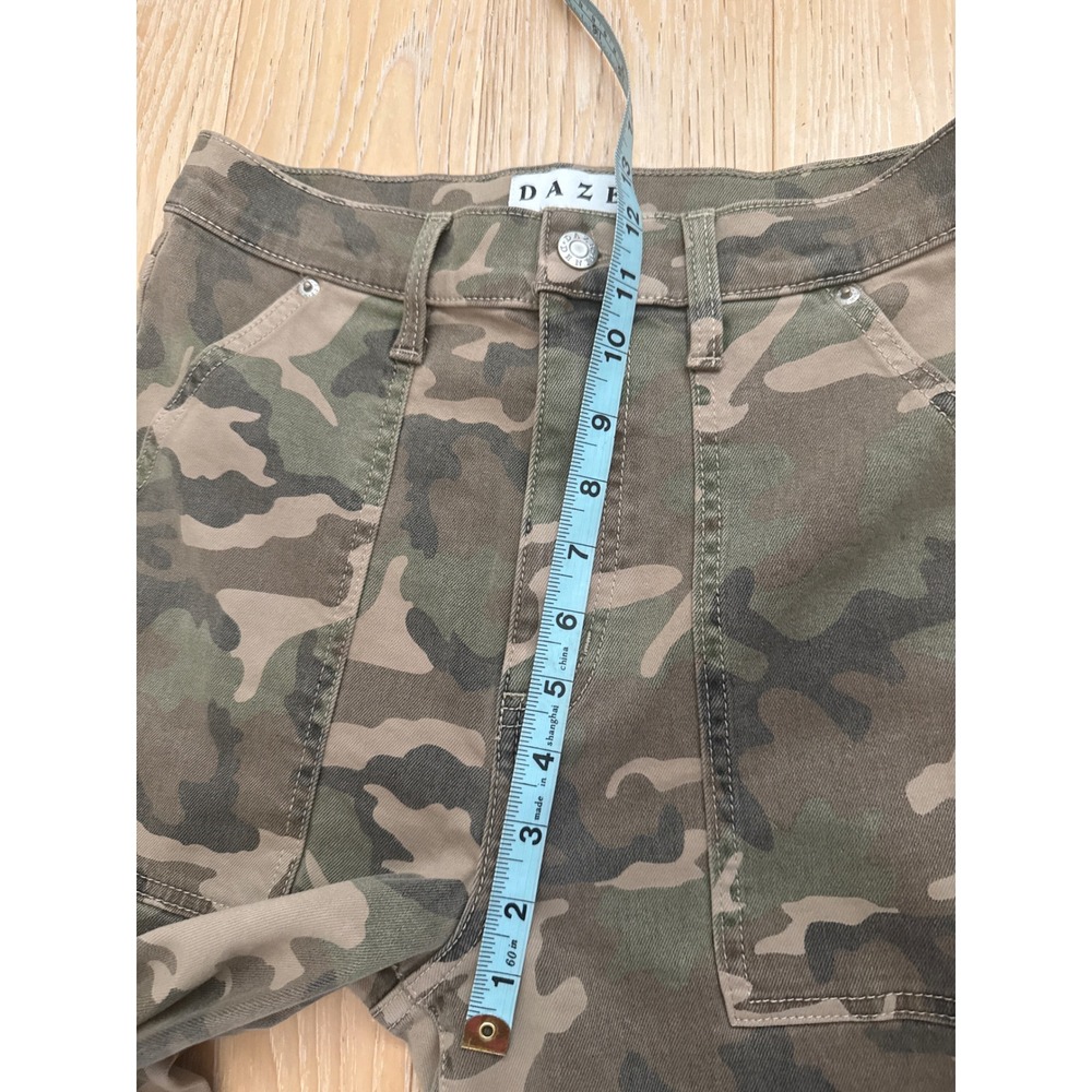 DAZE Women Pants Camo High Waisted Wide Leg Utility Cargo Military 27 - Picture 3 of 7